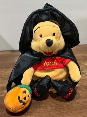 Vintage 2000 Disney Store Mini Bean Bag Witch Winnie the Pooh Halloween Plush 8"
